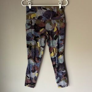 ATHLETA SALUTATION STASH 7/8 Women’s Printed Athletic Leggings